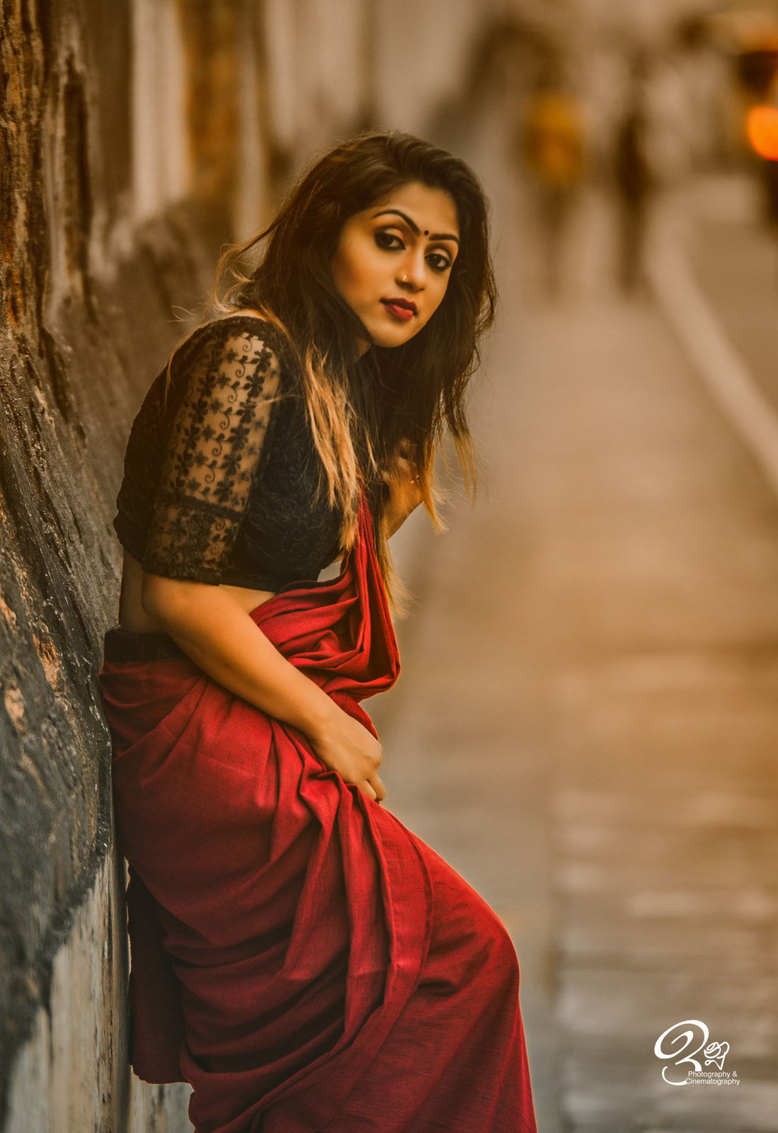 Kaushi Bandara model sexy lady indian style hot red saree